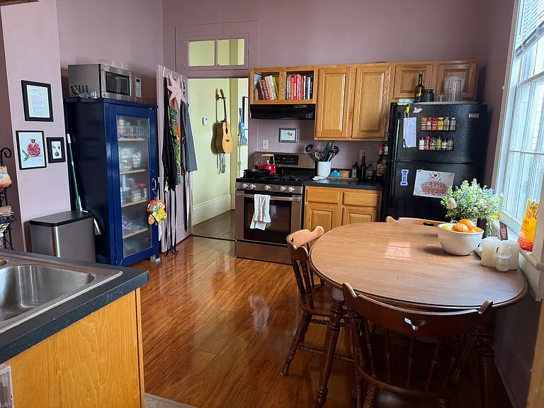 527 Joseph St — Photo 8