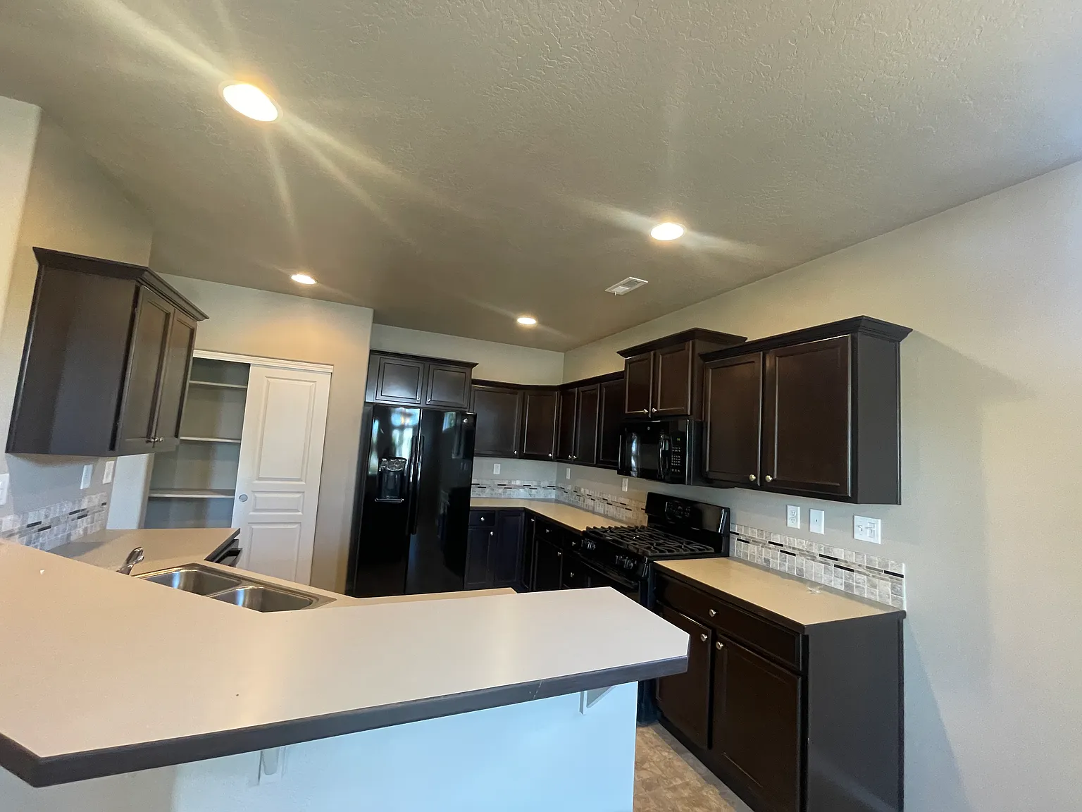 3 bed, 1574 sqft, $2,750 — Photo 2