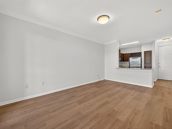 4th image of 7575 Kirby Dr APT 1303