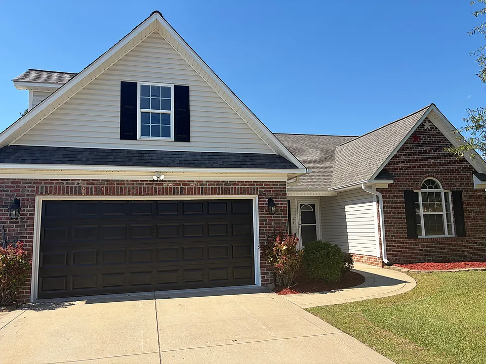 135 Livingston Dr