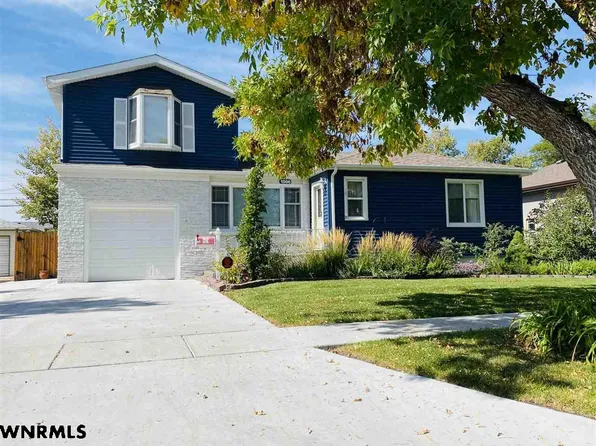 1506 Avenue K, Scottsbluff, NE 69361