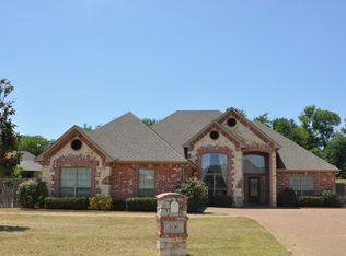 406 Pecan Ct, Bullard, TX 75757