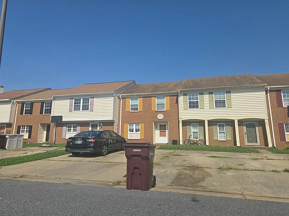 2nd image of 838 Huntly Ct
