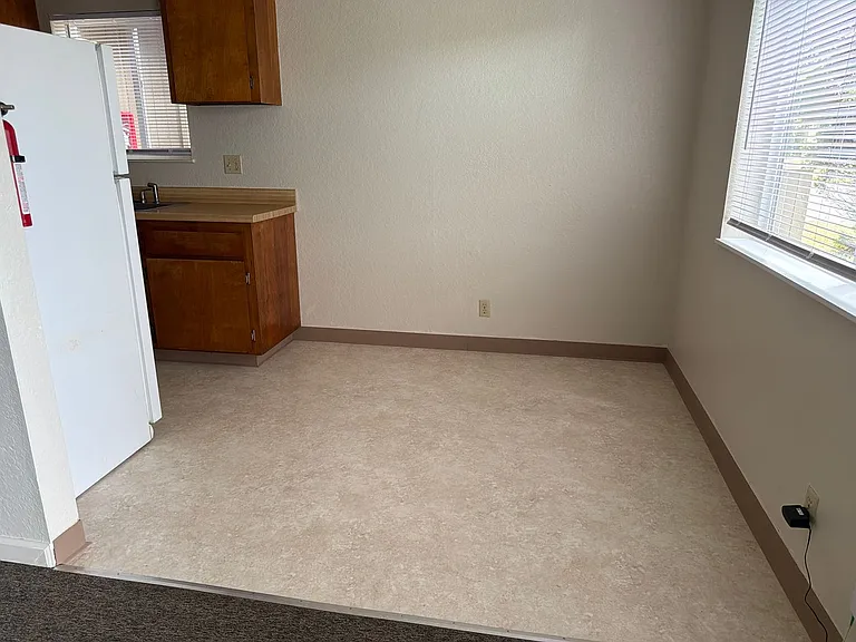 2270 Heather Ln — Photo 10