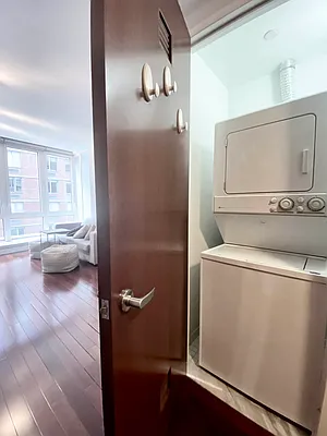 Rented by Bond New York | media 47