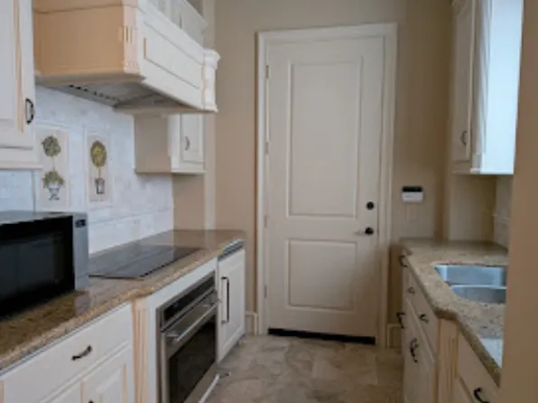 25 Kings Lake Estates Blvd, Humble, TX 77346