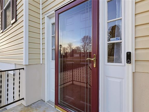 4th image of 3206 Crestview Dr