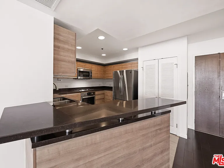 3785 Wilshire Blvd #1607 — Photo 9