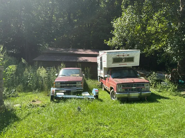 1978 Hoover Rd, Nashville, IN 47448