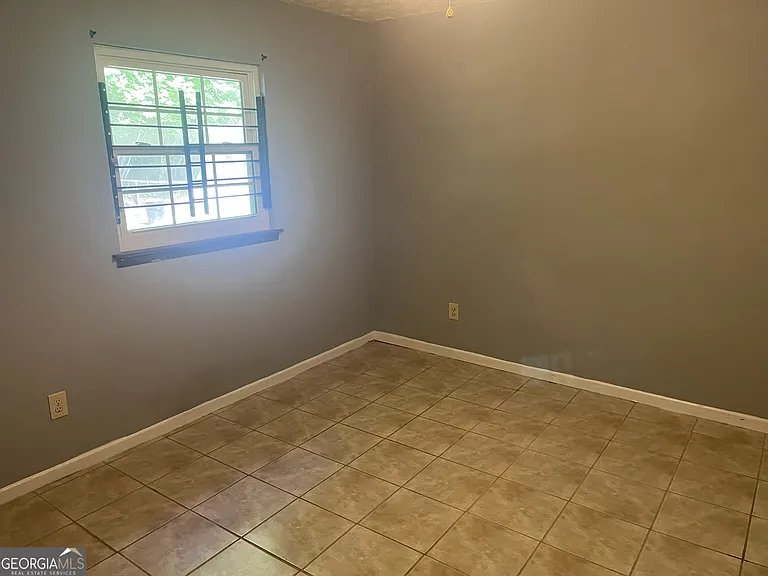 2561 Lewfield Cir SE — Photo 8