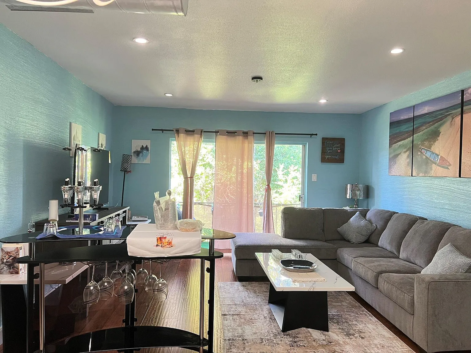1 bed, 1.0 bath, 856 sqft, $1,750 — Photo 2