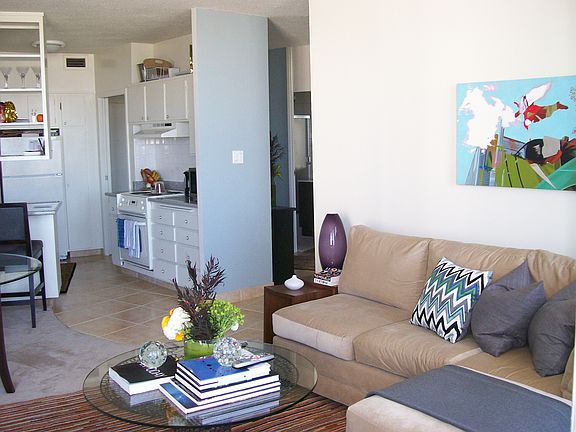 3rd image of 1100 Gough St APT 3B