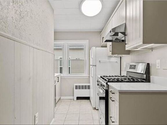 5th image of 225 E Hector St APT 2