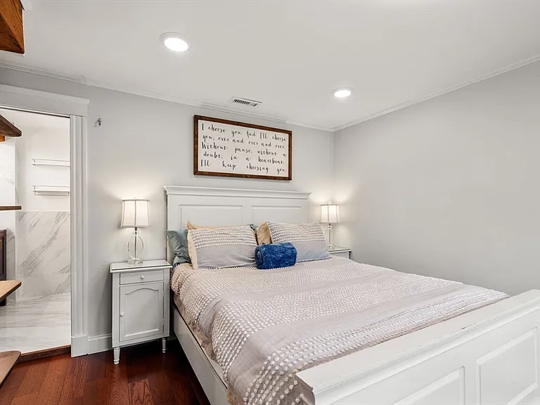 1504 Centre St #1 — Photo 15