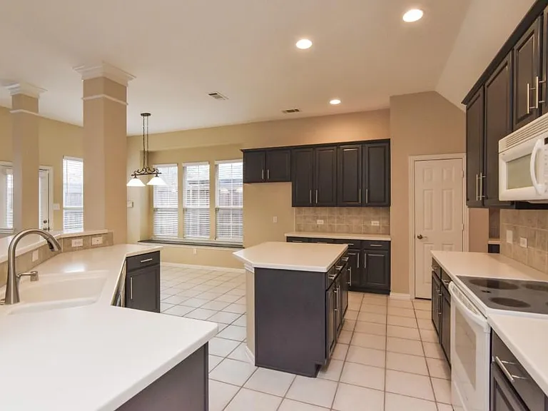 2471 Loch Haven Ct — Photo 6
