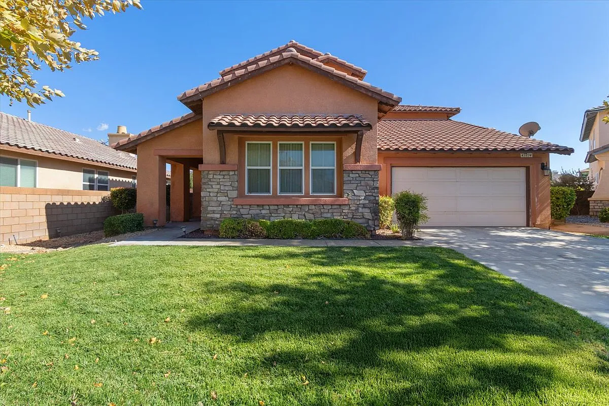 5 bed, 2832 sqft, $3,850 — Photo 1