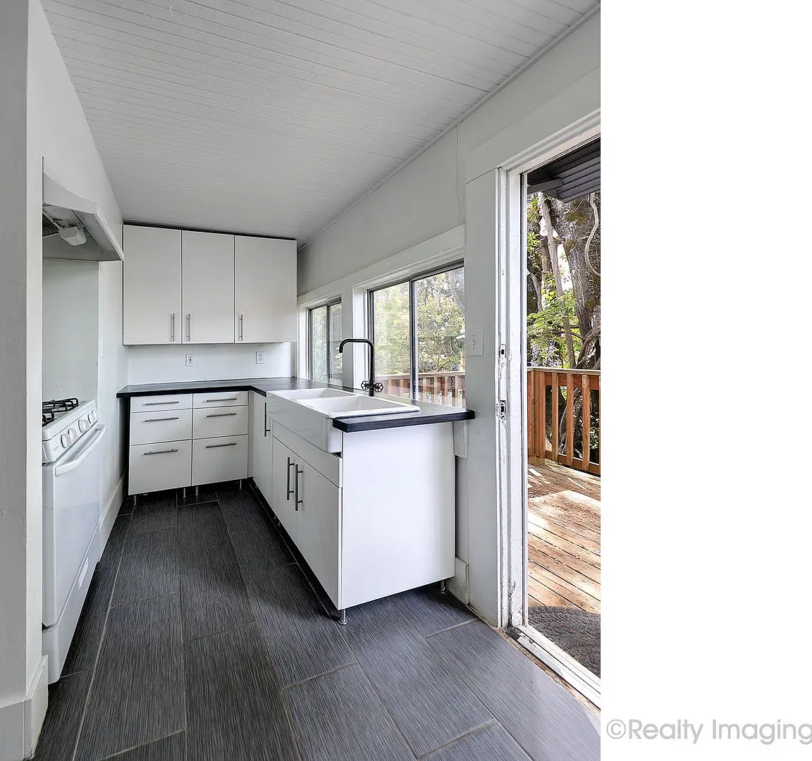 6015-6017 SE 99th Ave — Photo 1