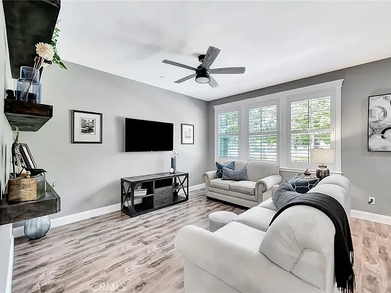 27319 Cedar Pl — Photo 3