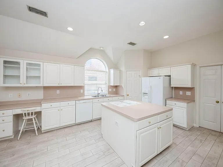703 Acacia Pl — Photo 27