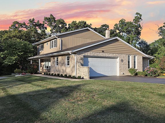 3rd image of 100 E Hattendorf Ave
