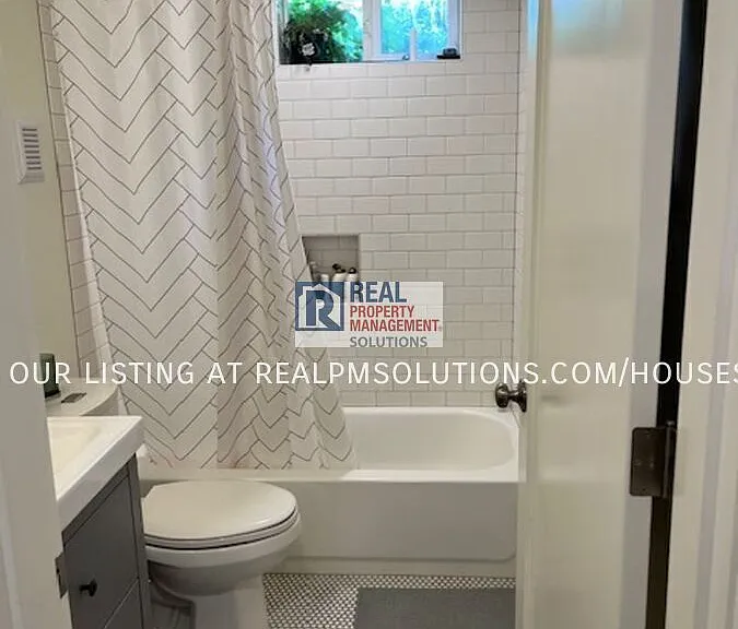 4830 NE 13th Ave #B — Photo 5