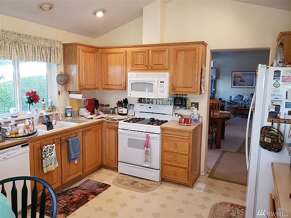 3rd image of 8901 61st Avenue Ct E