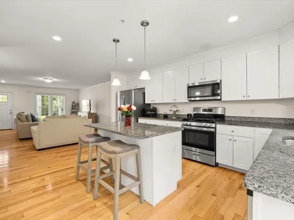 50 Sawmill Ln #5, Hanson, MA 02341