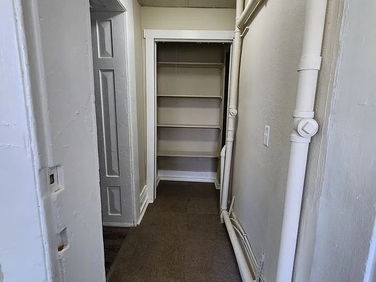 613 E Robinson St — Photo 8