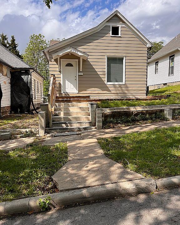 1st image of 2905 Penn St