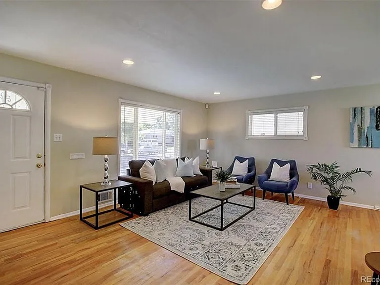 1385 Salem St — Photo 21