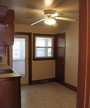 3rd image of 310 Parkland Dr