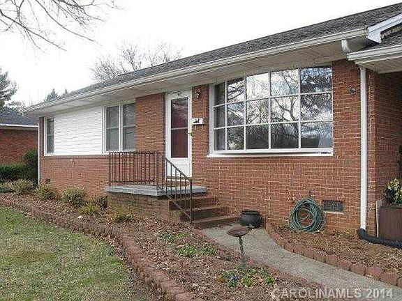 2nd image of 105 Carolina Cir