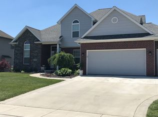 1153 Twin Lakes Dr, Temperance, MI 48182