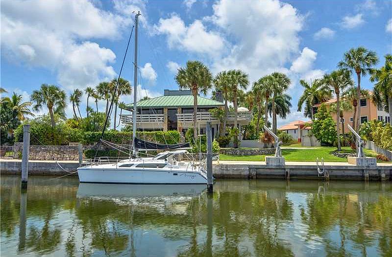 1st image of 6245 Dolphin Dr