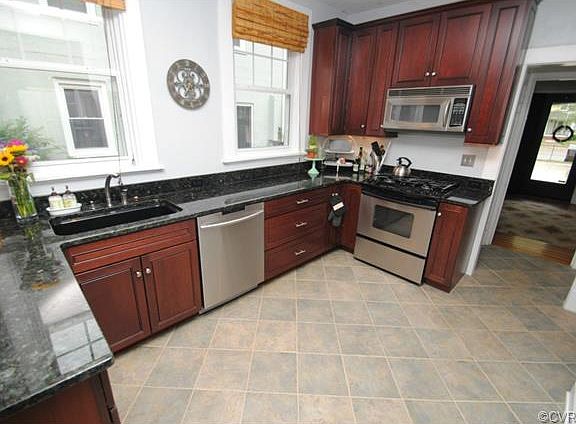 4th image of 1505 W Laburnum Ave