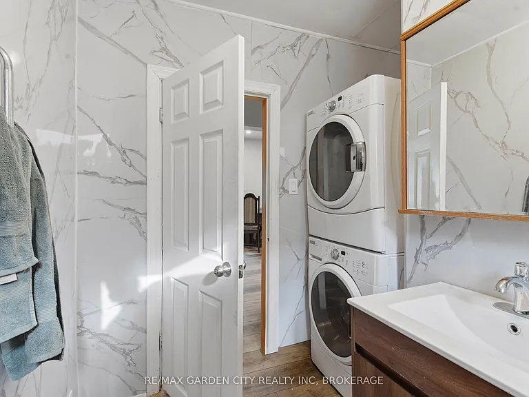 25 Pelham Rd #UPPER — Photo 16
