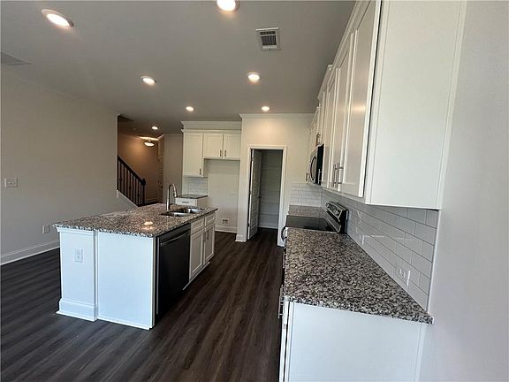 7th image of this home