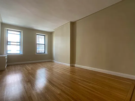 Rented by Oxford Property Group | media 9