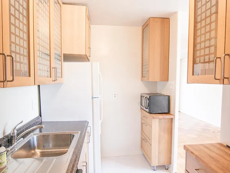 1210 N Taft St #201 — Photo 25