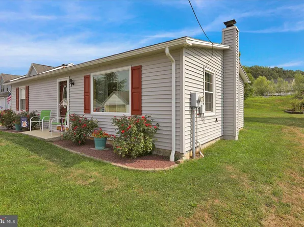 450 W Oak Ave, Robesonia, PA 19551