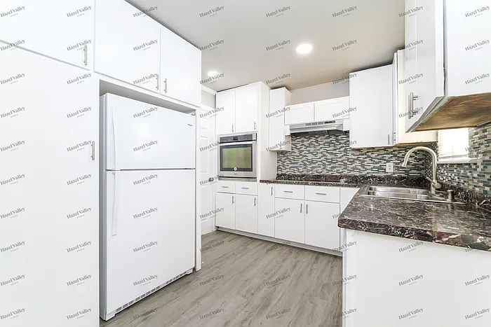 806 S Meadow Ln — Photo 4