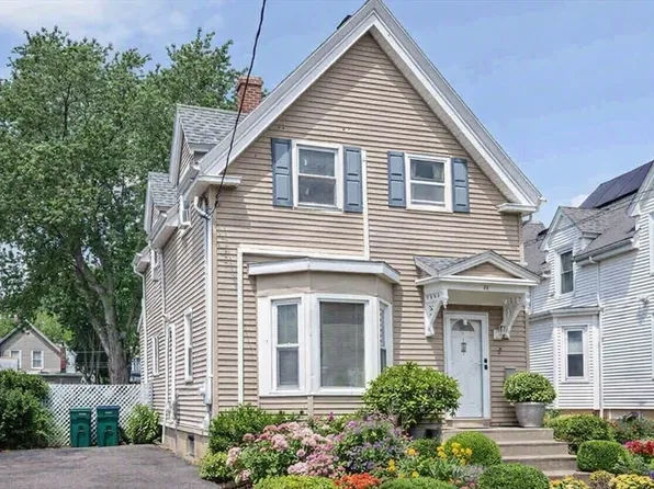 74 Glenwood St, Lynn, MA 01902