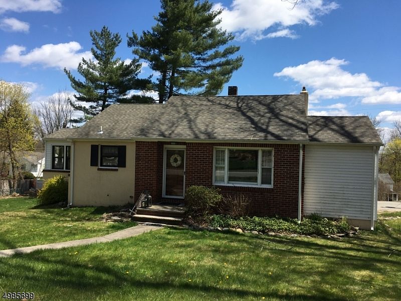 2nd image of 84 Vreeland Ave