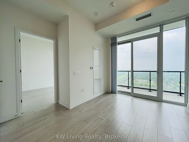 5858 Yonge St #LPH01 — Photo 5