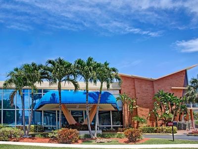 26 Diplomat Pkwy #2308, Hallandale, FL, 33009