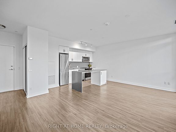 5th image of 681 Yonge St #630