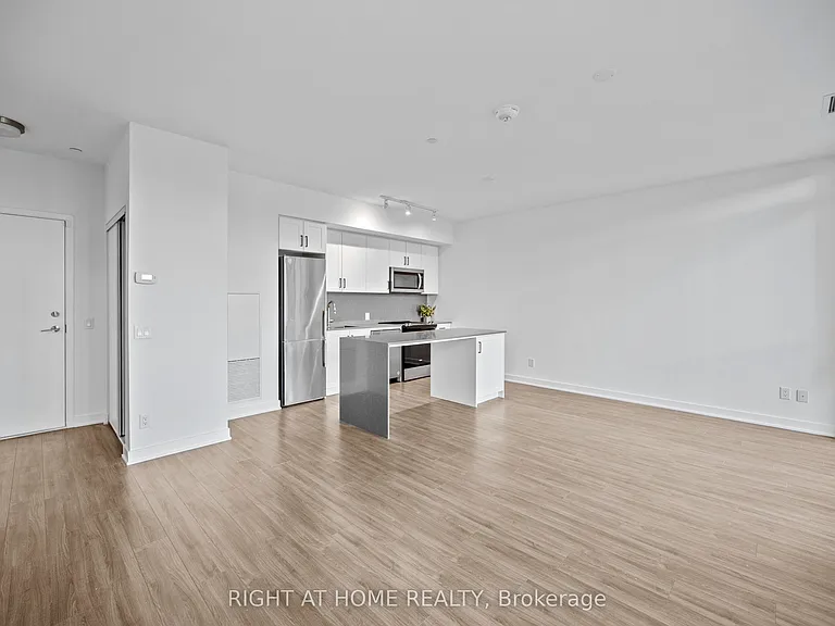 681 Yonge St #630 — Photo 5
