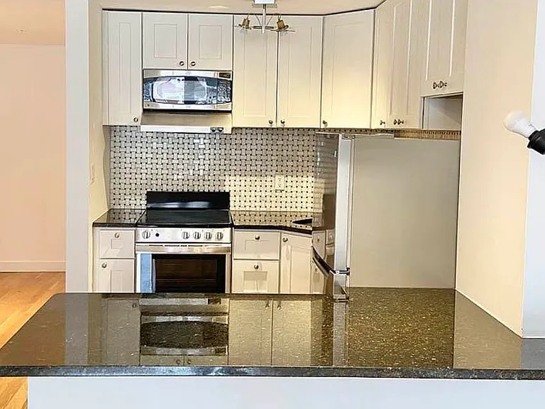 19 Clinton St #203 — Photo 4