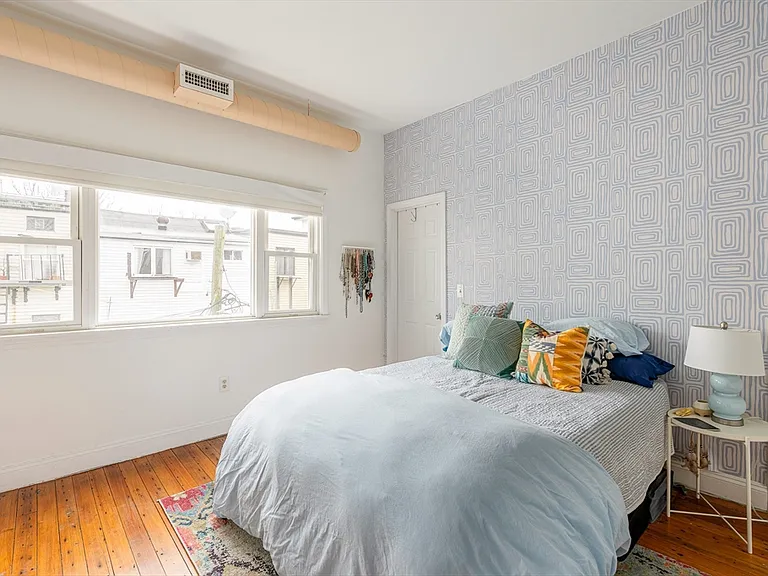 10 Cottage St #2 — Photo 18