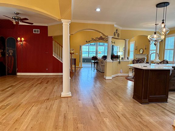 4th image of 75 Willow Oak Ave